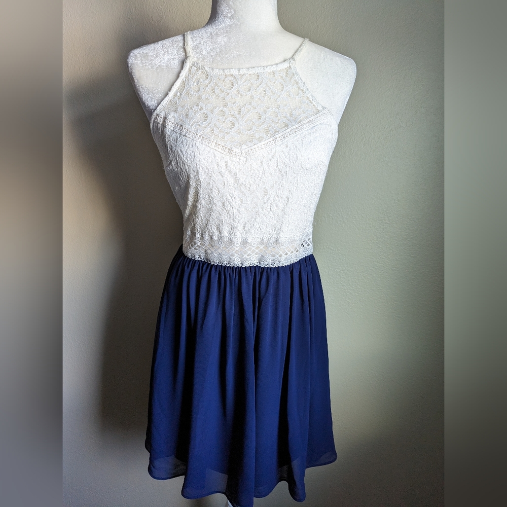 White and Blue I.N. San Francisco Size 9 Juniors Women's Small